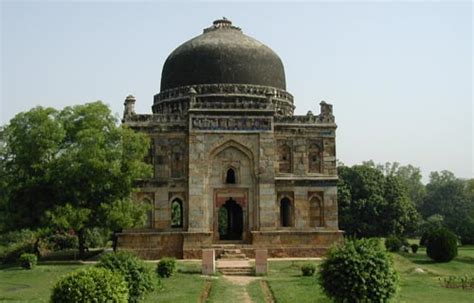 Shish Gumbad New Delhi India History & Architecture