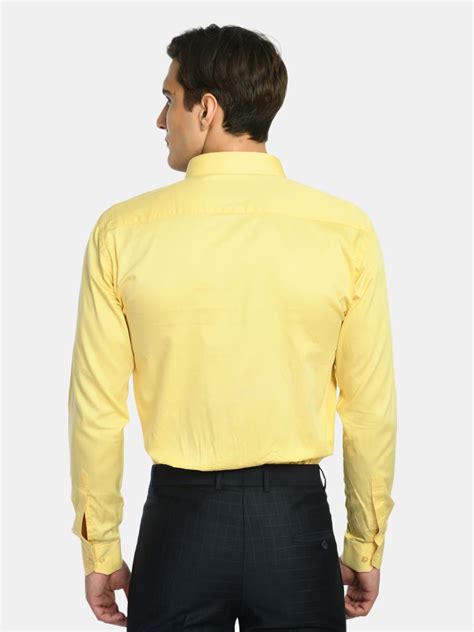 Buy Men's Yellow Solid Giza Cotton Formal Shirt Online – SQUIREHOOD