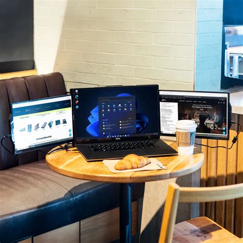 Triple Screen Laptop 的图像结果