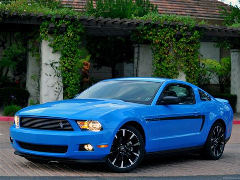 Ford Mustang V6 (2011) - pictures, information & specs