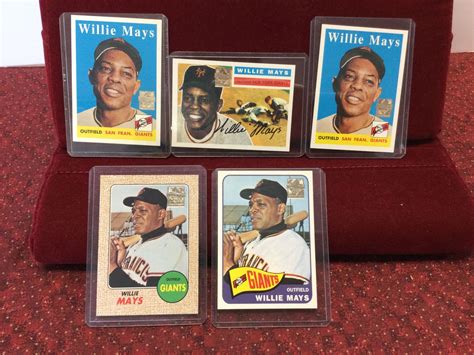 Collection of Willie Mays Baseball Cards