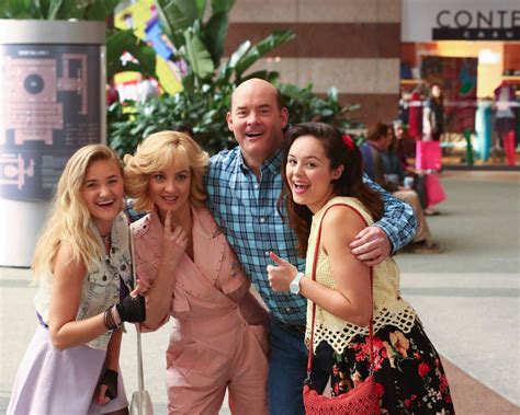 Watch The Goldbergs season 4 episode 2 online: Beverly and Lainey butt ...