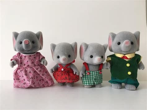 Ellwoods Elephant Calico Critters Figurines Epoch Elephant Family Set ...