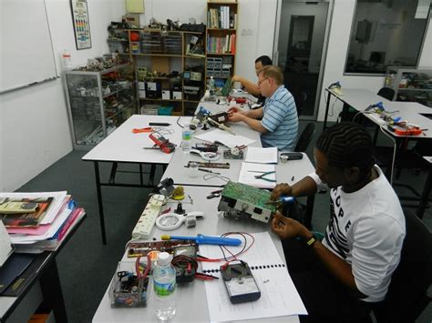 Basic Electronics Training Course 的图像结果