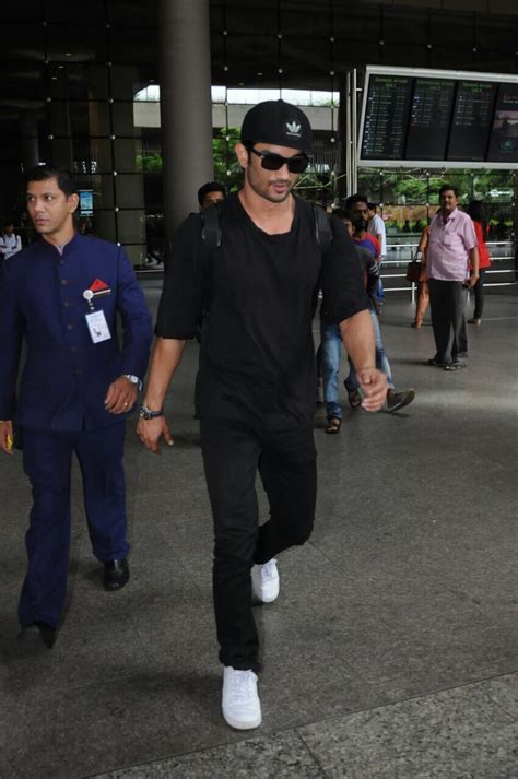 Sushant Singh Rajput Shows Us How To Wear AllBlack Without Feeling ...