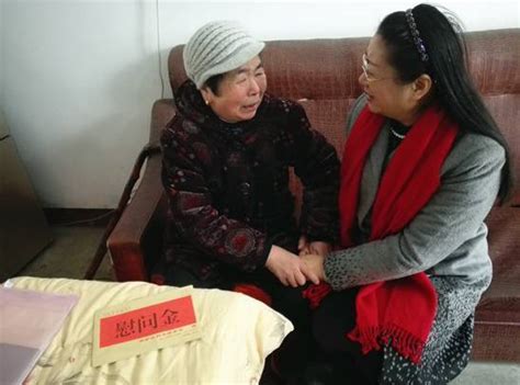 让她们感受娘家人的温暖 湖南省妇联兼职副主席罗婷湘潭送爱心
