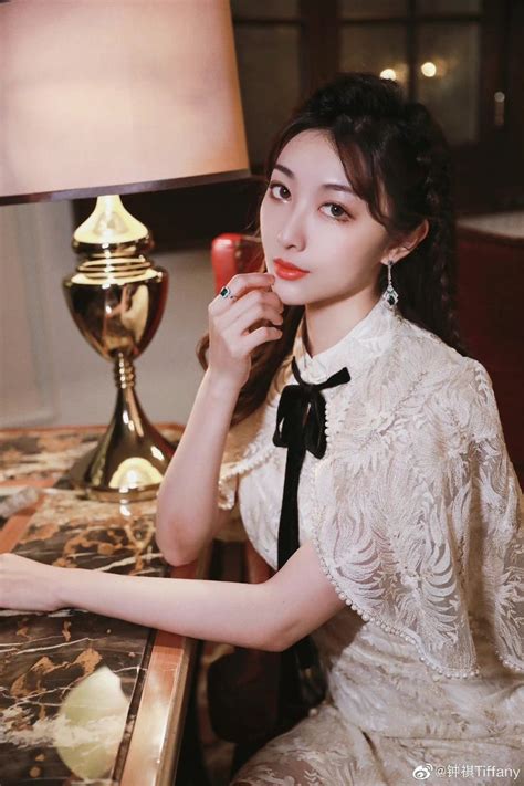 Pin by Sk k2528 on จงฉี 钟祺Zhong Qi | Fashion, Women, Ruffle blouse