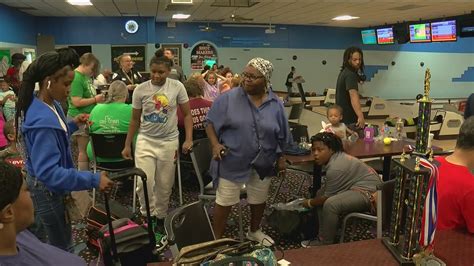Toledo bowling alley excited for future, giving back to community | wtol.com