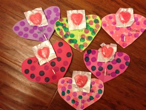 Easy Valentine's Day Craft - Savvy Sassy Moms