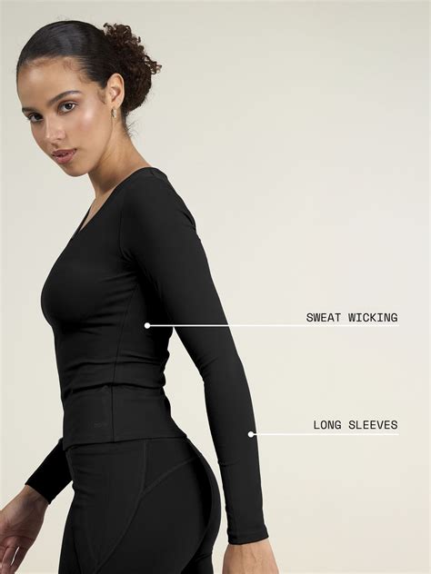 Black Sculpt V-Neck Top | Sleek Long-Sleeve Essential – Cava – CAVA ...