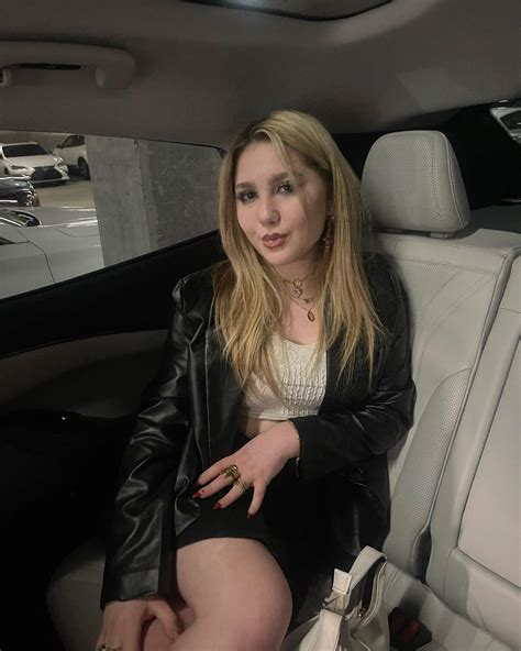 Ella Purnell Wallpaperella Purnell Fallout Wallpaper