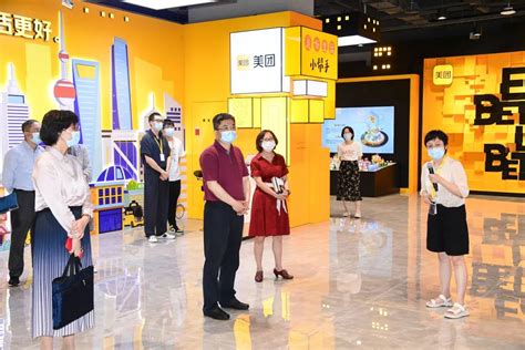 在杨浦区优化营商环境大会上，区长作出三项承诺并发布热线电话