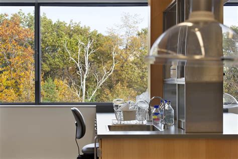 Science and Technology Building 的图像结果