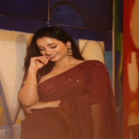 KGF fem shrinidhi new hot and bold photoshoot goes viral on social ...