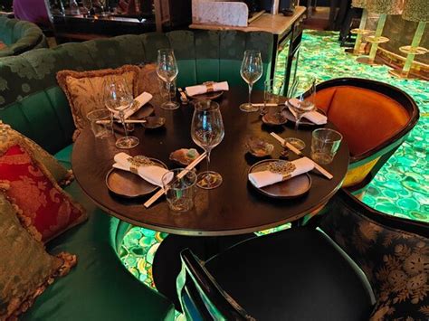 Atrocious service, average food, but gorgeous interiors. Management ...