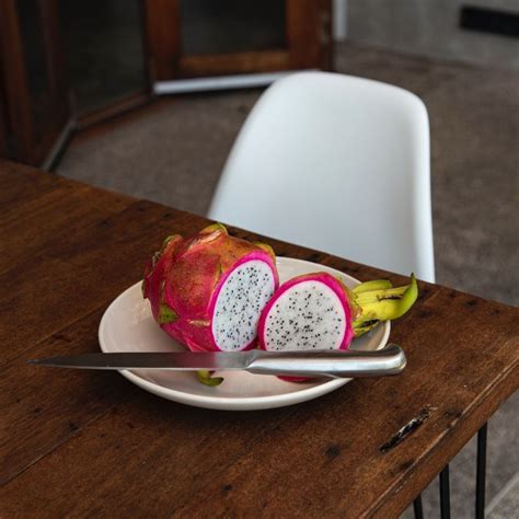 How to pick, cut and eat a dragon fruit