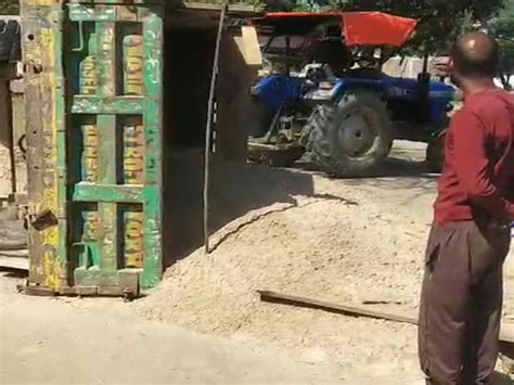 Unknown miscreants threaten forest officials, take away seized vehicle ...