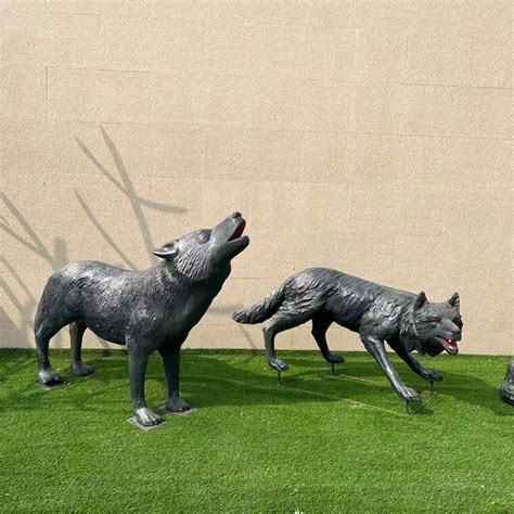 玻璃钢狼雕塑 - 哔哩哔哩