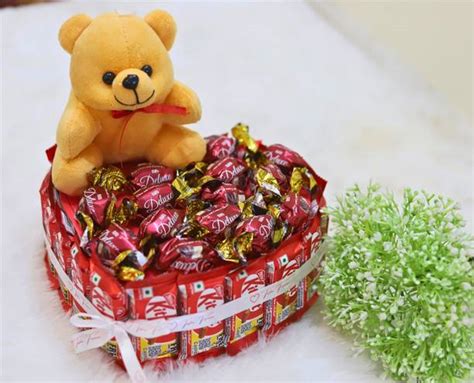 Chocolate Gift Hampers: Buy Diwali Chocolate Hampers Online in India ...