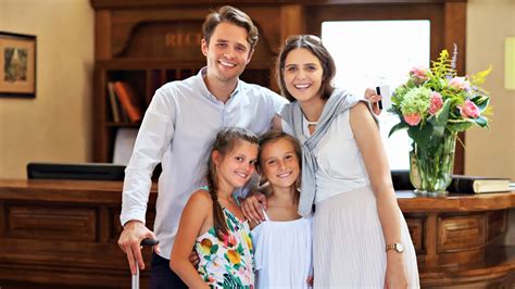 Hotels vs. Resorts in Kerala: A Detailed Comparison - Tournation