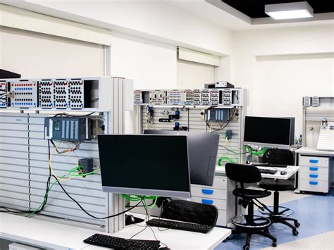 Computer Laboratory Images 的图像结果