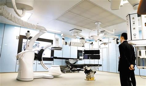深圳首个顶级复合手术室揭牌 总投入超2000万元_广东频道_凤凰网