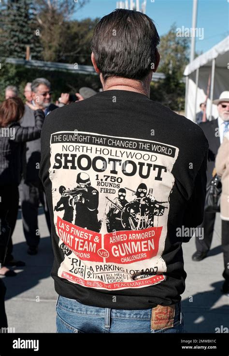 Retired Los Angeles police department Sgt. Harry Rosenfeld, center ...