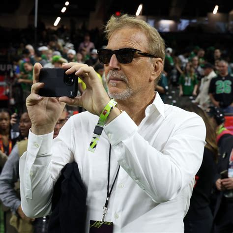 Celebrities at Super Bowl 2025: Taylor Swift, Bradley Cooper, Donald ...