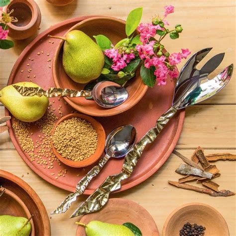 We found 13 tableware brands that promise a beautiful festive setting