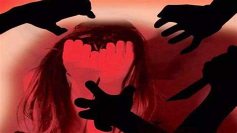 दोस्तों के साथ रमी