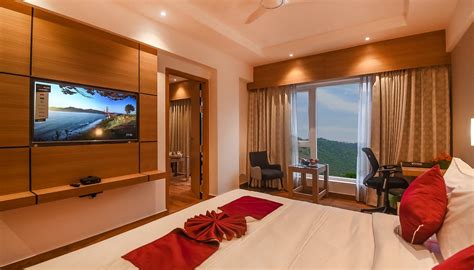 EMERALD CLARKS INN SUITES (Mysuru (Mysore), Karnataka) - Hotel Reviews ...