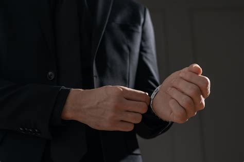 Businessman with Black Shirt 的图像结果