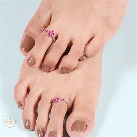 Sterling Silver Sterling Floral Elegance Toe Ring – The Chandi Studio