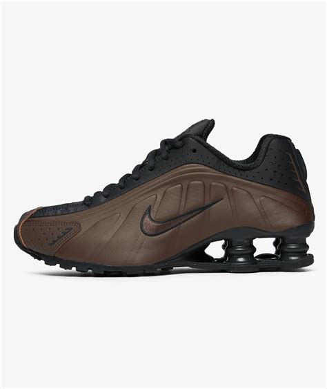NIKE Shox R4 in Dark Brown | SVD KSA