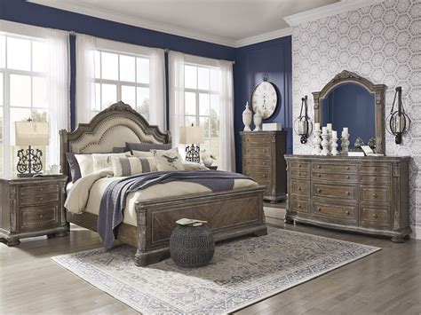 Ashley Traditional Queen Bedroom Set - Charmond 5 PC Queen Bedroom Set ...