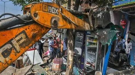 Jahangirpuri demolition: SC orders to continue stay, petitions will be ...