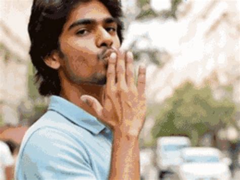 Mumbai Flying Kiss Jail | 7 Cr Year Old Dinosaur Egg | 21kg Gold Donation