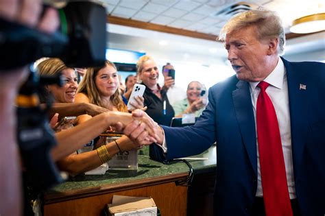 Trump Steers Campaign Donations Into PAC That Covers His Legal Fees ...