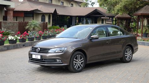 Volkswagen-jetta-2015 Compare Car Photos - Overdrive