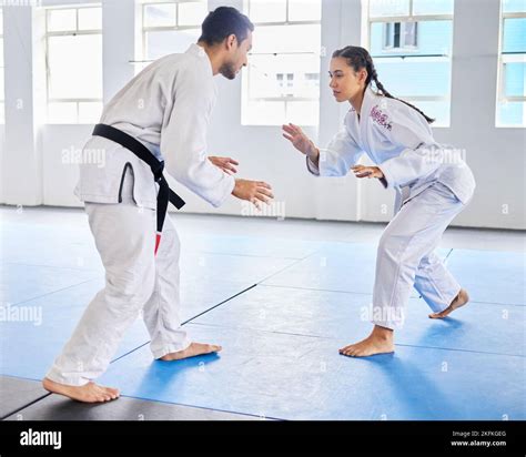 Martial arts dojo hi-res stock photography and images - Alamy