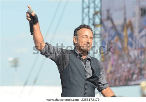 Image result for Bruce Springsteen Live in Concert Crowd