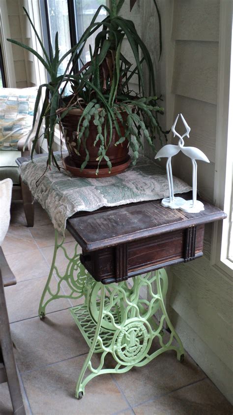 Pin by Lynn Miller on antiques painted | Antique sewing machines, Old ...