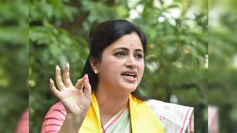 Amravati MP Navneet Rana Receives Death Threat On WhatsApp; Files ...
