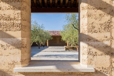 AD100 Studio Mumbai and Studio Méditérranée revamp a historic vineyard ...