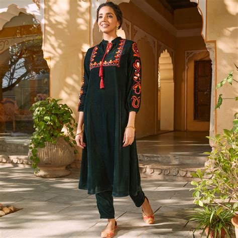 Buy Emerald Green Velvet A-Line Embroidered Kurta | Rustorange