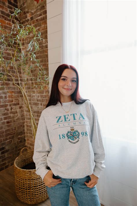 Zeta Tau Alpha Alumna Crest Crew - Crown & Co.