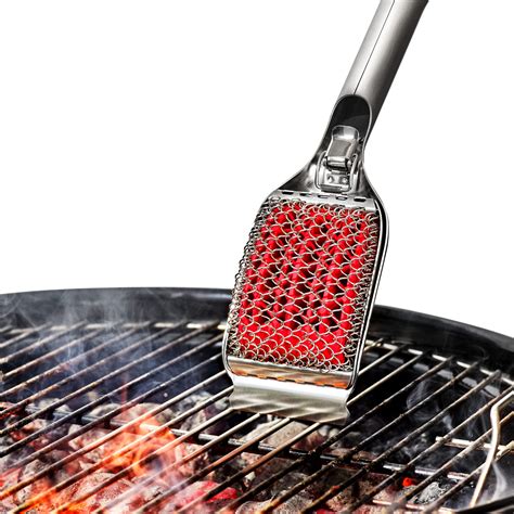 Bristle-Free Coiled Grill Brush | OXO UK