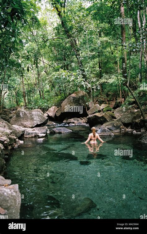 Girls Swim Nature 的图像结果
