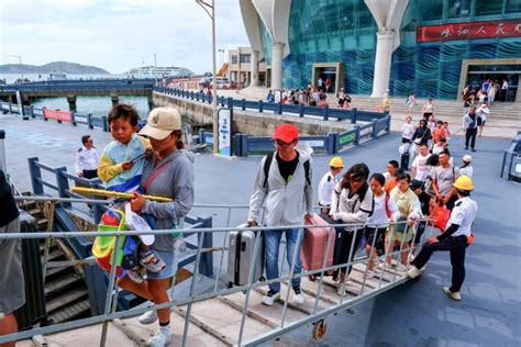 舟山32条水上客运航线停航 上万名海岛游客被疏散-嵊泗新闻网