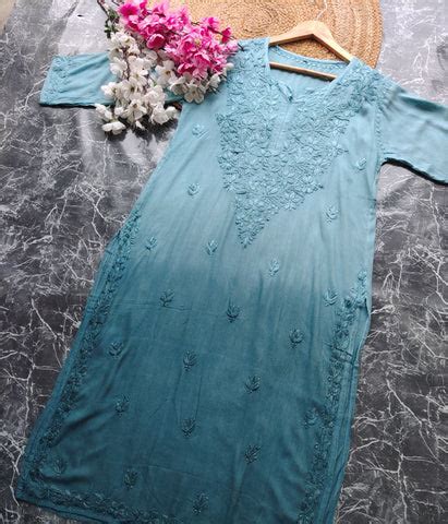 Best Chikankari Kurtis, Kurtas For Women in Lucknow – taanabaana-chikankari